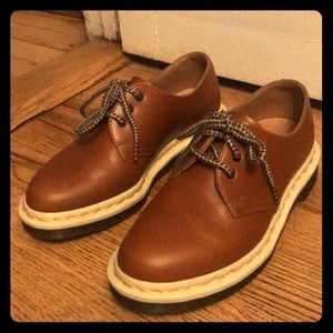 Dr. Martens 1461 Oak Analine Shoes |  unisex